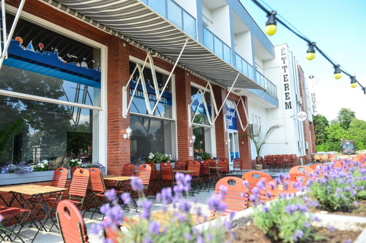 Elmeny Balaton Hotel Alsoors Exterior photo